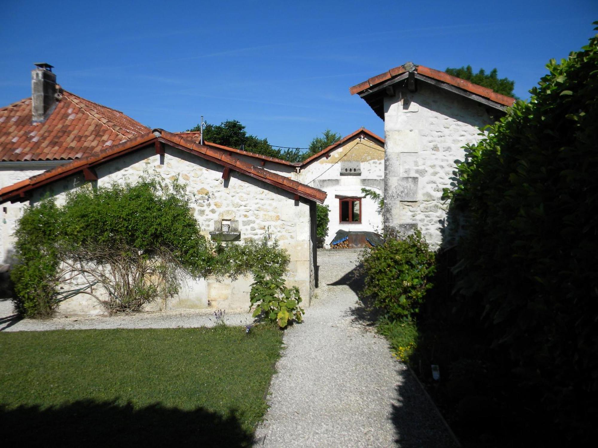 Le Gite Des Chambres De La Grange Cherval Екстериор снимка